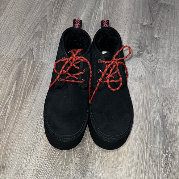 Ugg boots - Picture 1 of 4
